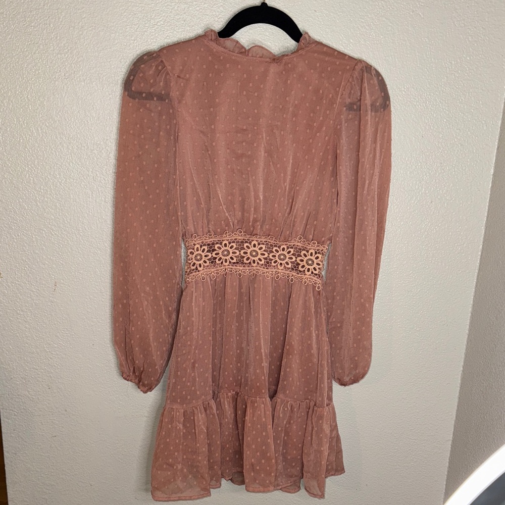Chic Long Sleeve Dress with Lace Detail